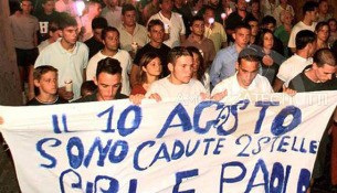 Un corteo a Pianura ricorda i due ragazzi, Gigi e Paolo, vittime innocenti della camorra